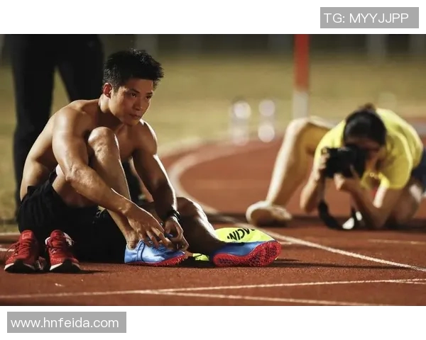 追逐梦想的脚步足球明星训练励志短片展现拼搏精神与坚持不懈的力量 追逐梦想的脚步足球明星训练励志短片展现拼搏精神与坚持不懈的力量