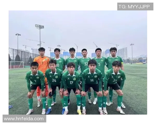 西安足球队以64分稳居总决赛积分榜首位,争夺冠军形势乐观 西安足球队以64分稳居总决赛积分榜首位,争夺冠军形势乐观